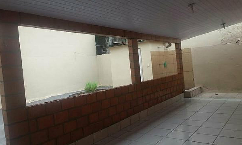 Belíssima Casa Ampla...