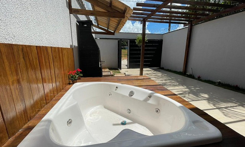Casa Tres Quartos Em...