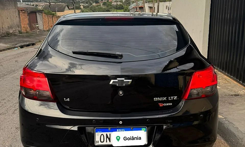 Chevrolet Onix Hatch...