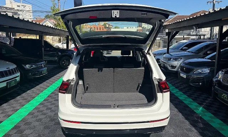 Volkswagen Tiguan Al...