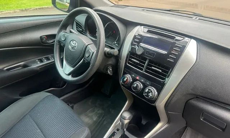 Toyota Yaris Xl Live...