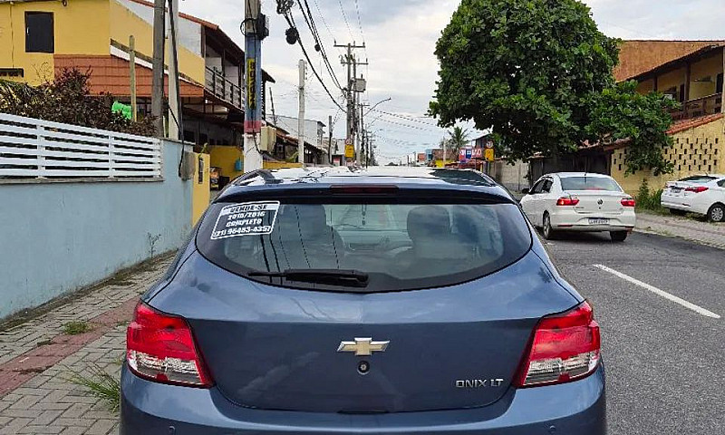 Chevrolet Onix Hatch...