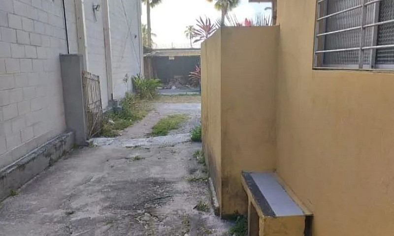 Aluga-Se Casa No Bai...