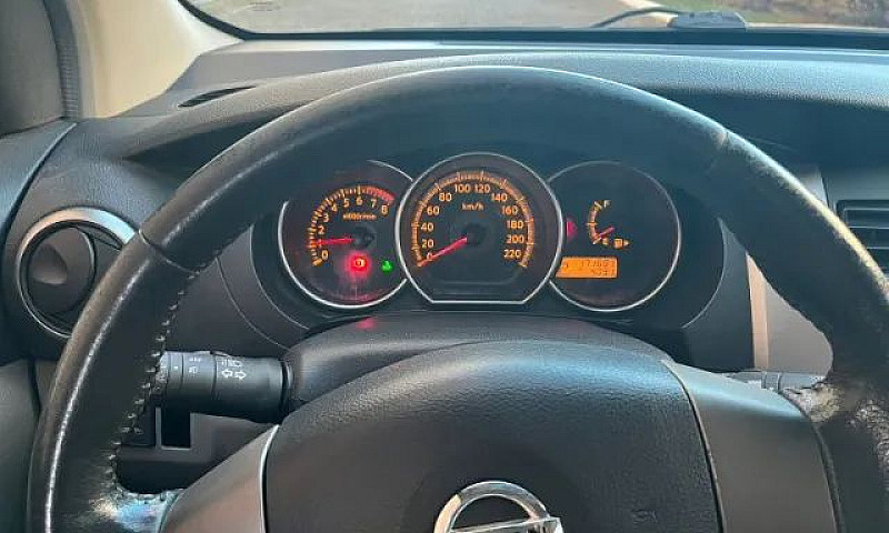 Nissan Livina Sl 1.8...