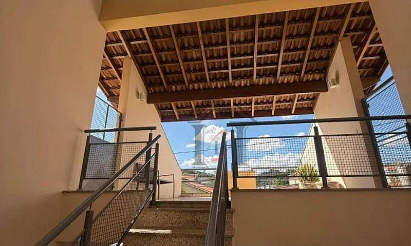 Casa Com 3 Quartos À...