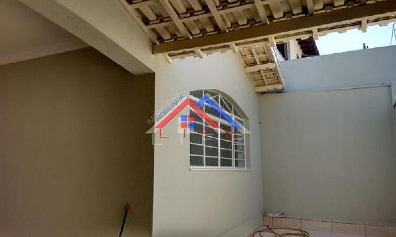 Casa À Venda Com 3 D...