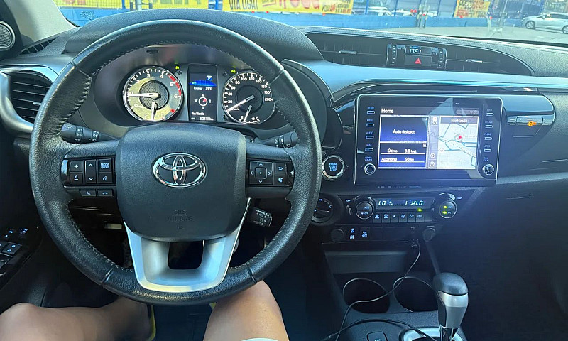Toyota Hilux Srv 4X4...