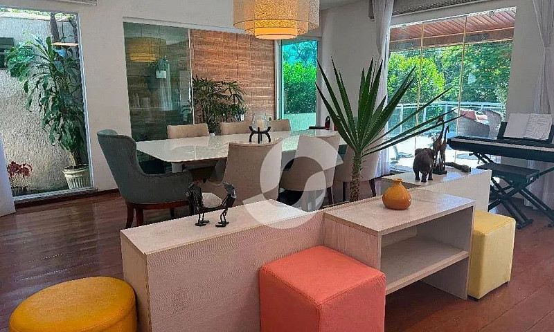 Casa Com 4 Suítes À ...