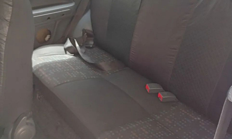 Fiat Uno Vivace 1.0 ...