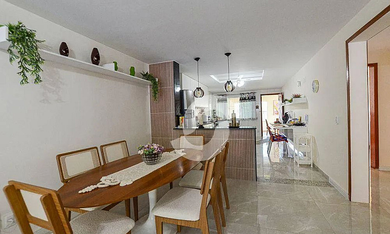 Casa Com 3 Dormitóri...