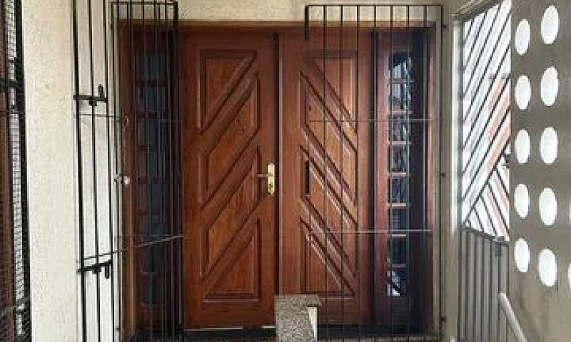 Alugo Casa...