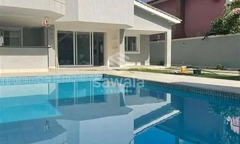 Casa À Venda Com 680...