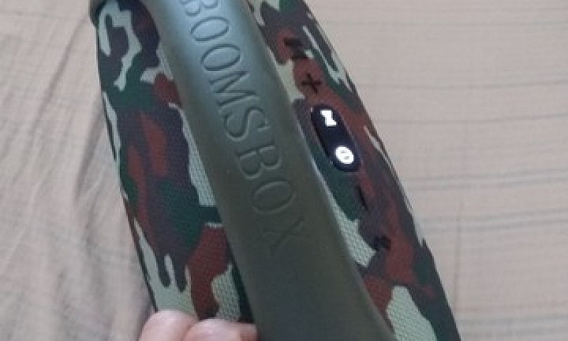 Caixa De Som Boombox...