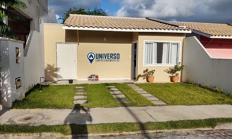 Casa De 2/4 Condomín...