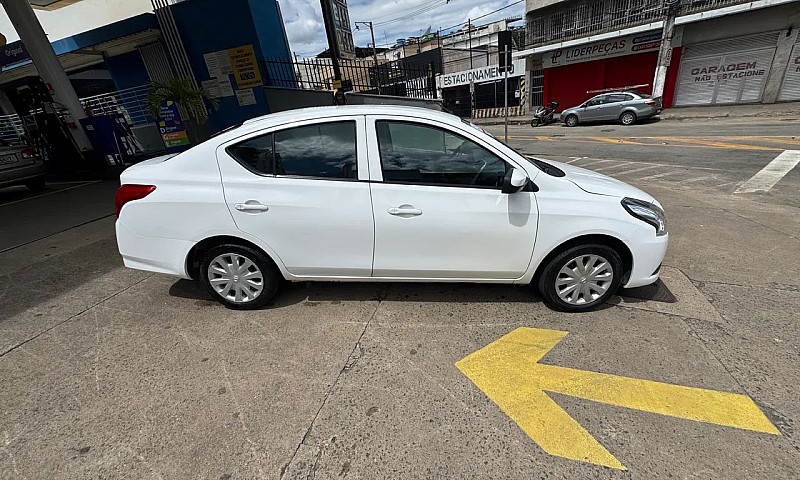 Nissan Versa 1.0 12V...