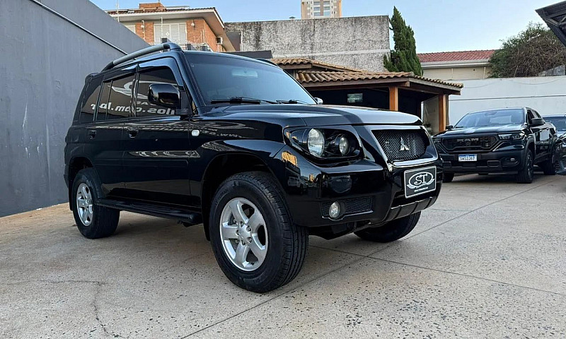 Mitsubishi Pajero Tr...