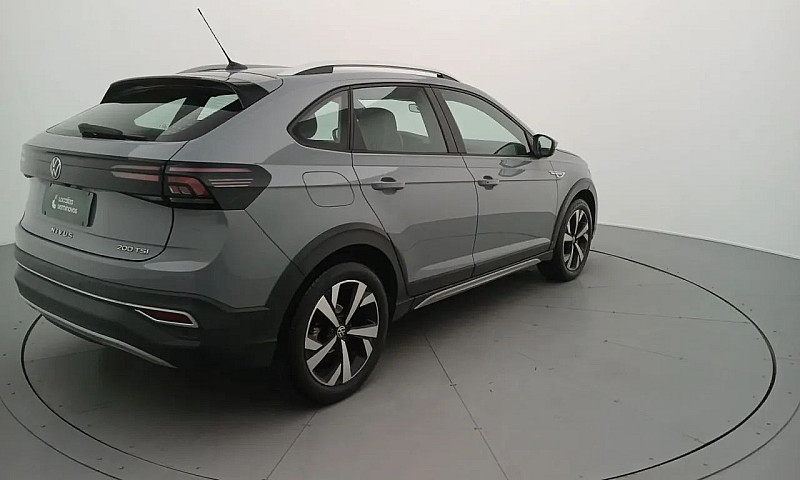 Volkswagen Nivus Hig...