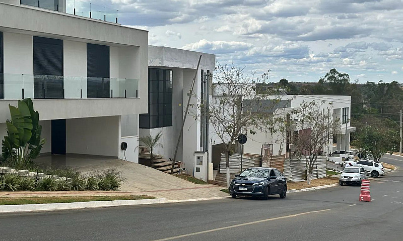 Casa Condomínio Fech...