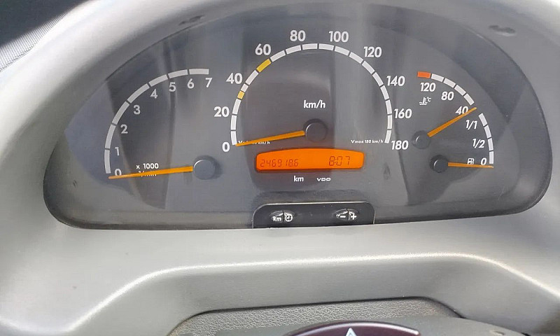 Mercedes-Benz Sprint...