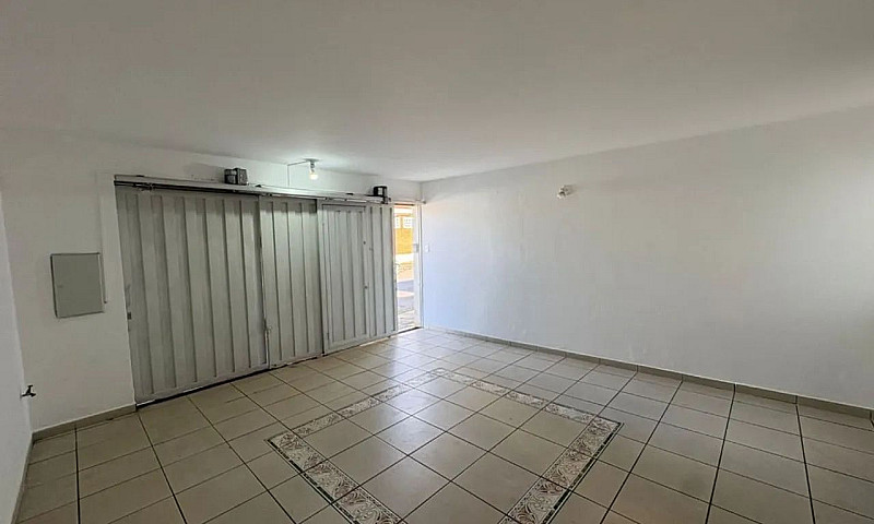 Casa Com 3 Dormitóri...