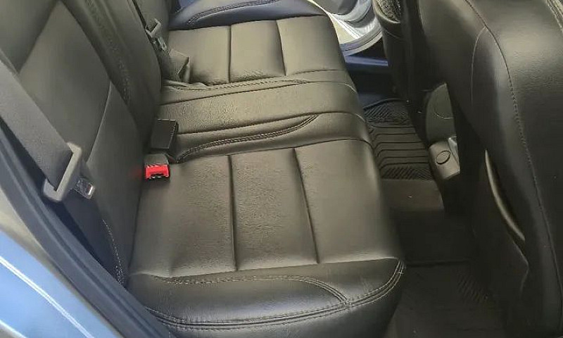 Ford Fiesta Sedan 1....