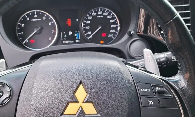 Mitsubishi Outlander...