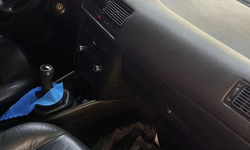 Volkswagen Golf 1.6 ...