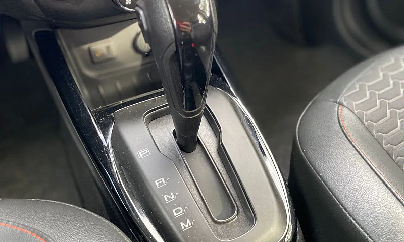 Chevrolet Onix Hatch...