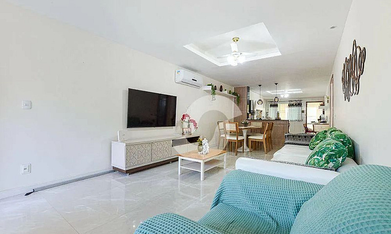 Casa Com 3 Dormitóri...