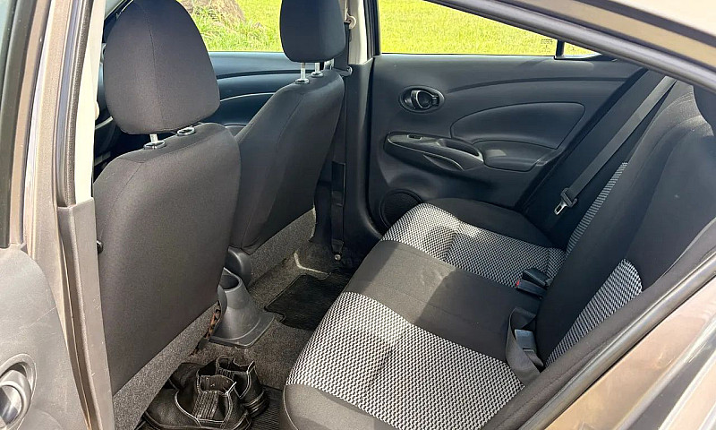 Nissan Versa 1.0 12V...
