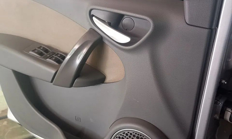 Fiat Palio Essence 1...
