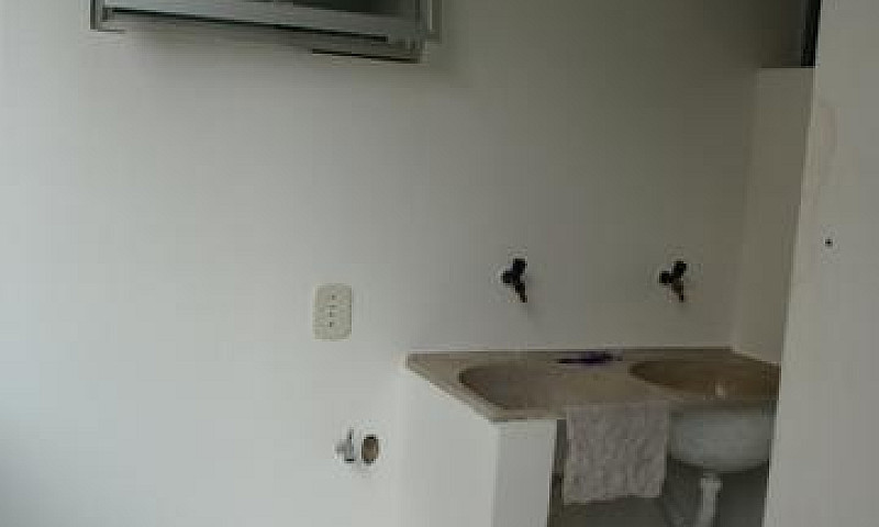 Alugo Um Apartamento...