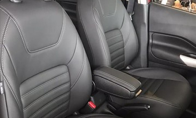 Nissan Kicks Exclusi...