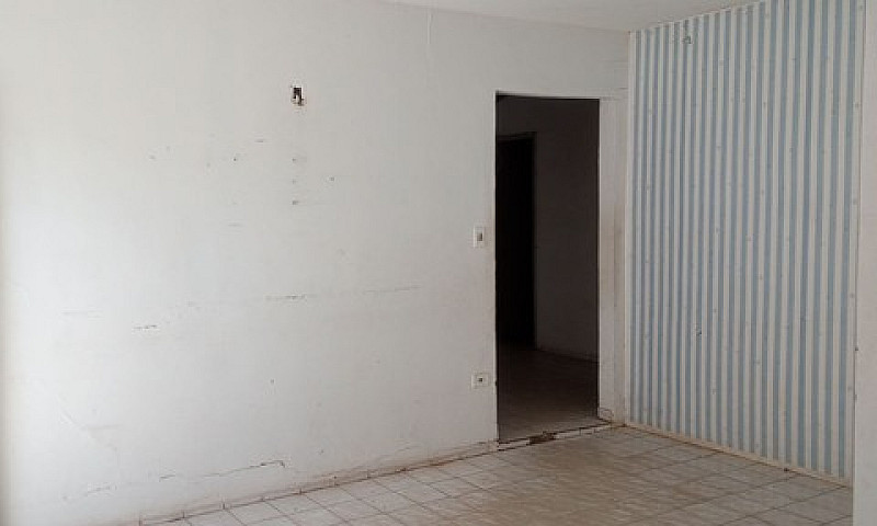Casa Bem Localizada ...