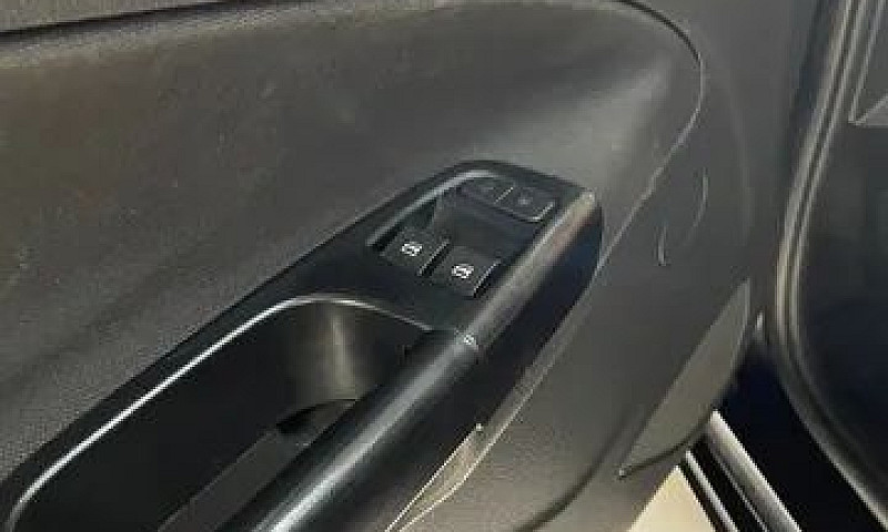 Volkswagen Voyage 1....