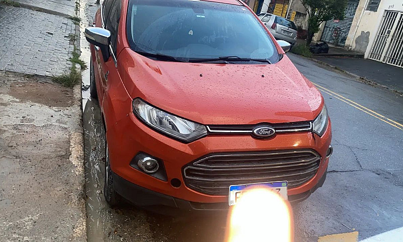 Ford Ecosport Titani...