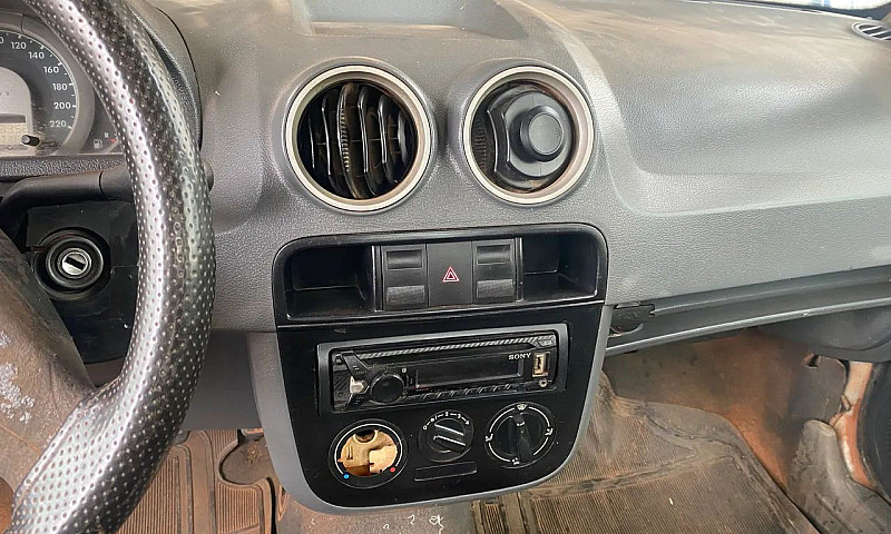 Volkswagen Saveiro S...