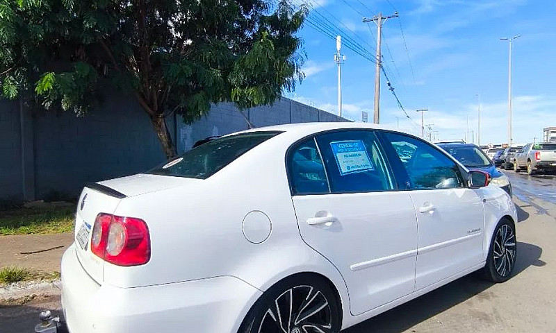 Volkswagen Polo Sed....