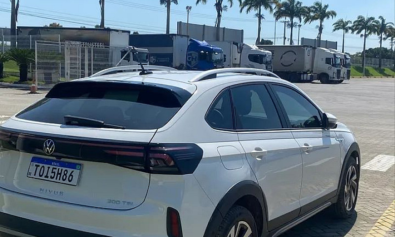 Volkswagen Nivus Hig...