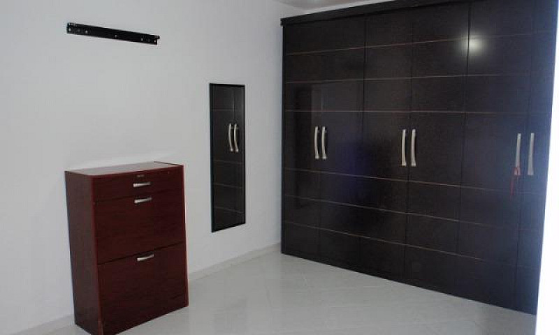 Alugo Um Apartamento...