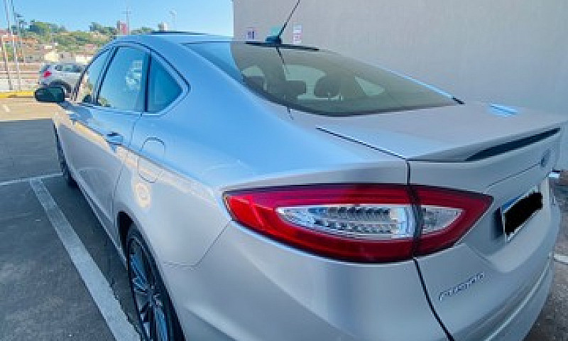 Ford Fusion Titanium...