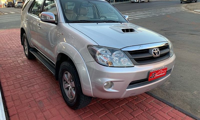 Toyota Hilux Sw4 200...