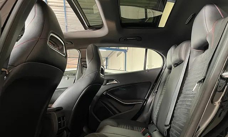 Mercedes Benz Gla 25...