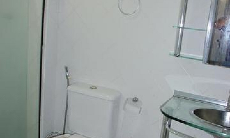 Alugo Um Apartamento...
