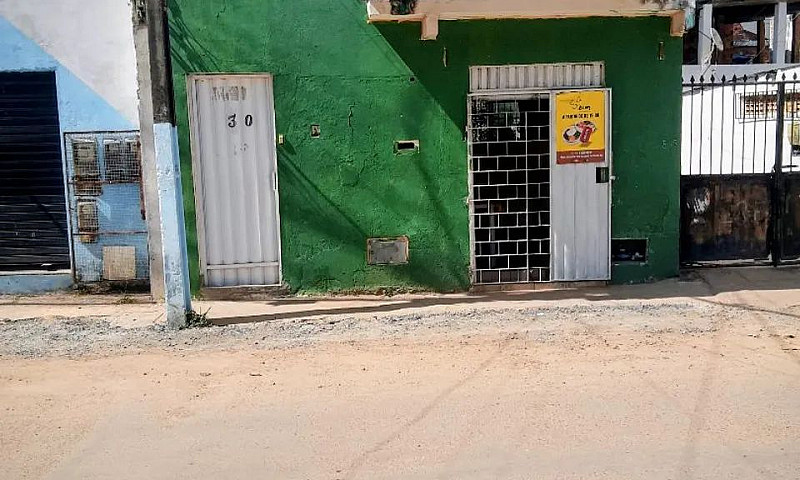 Vendo Casa Com Um Po...
