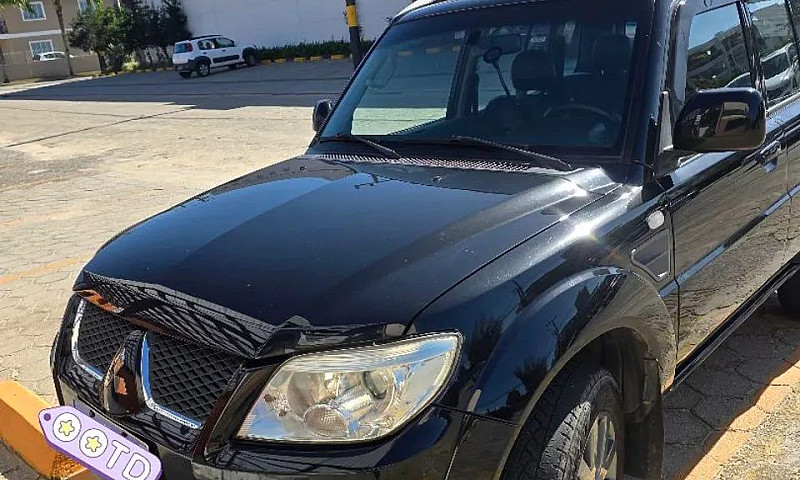 Mitsubishi Pajero Tr...
