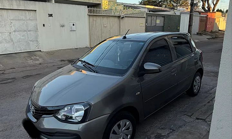Toyota Etios X 1.3 F...