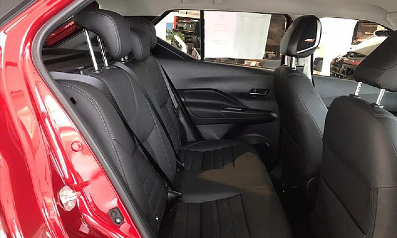 Nissan Kicks Exclusi...