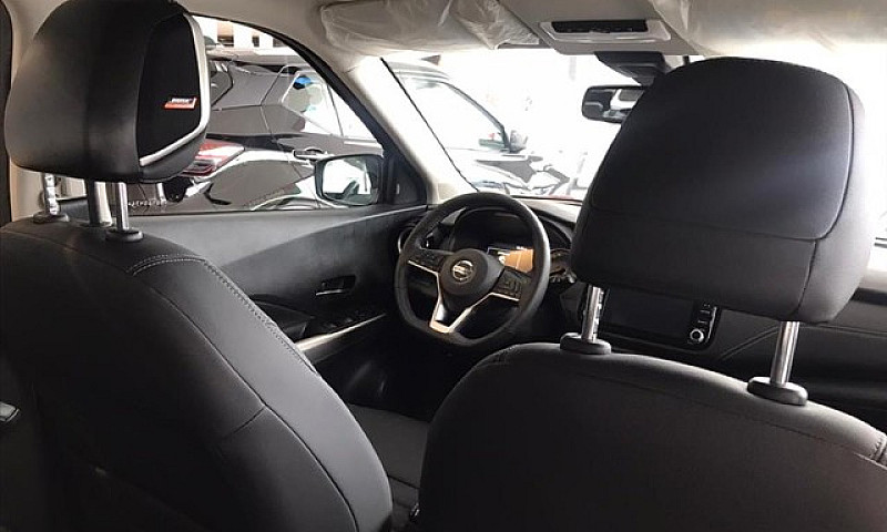 Nissan Kicks Exclusi...