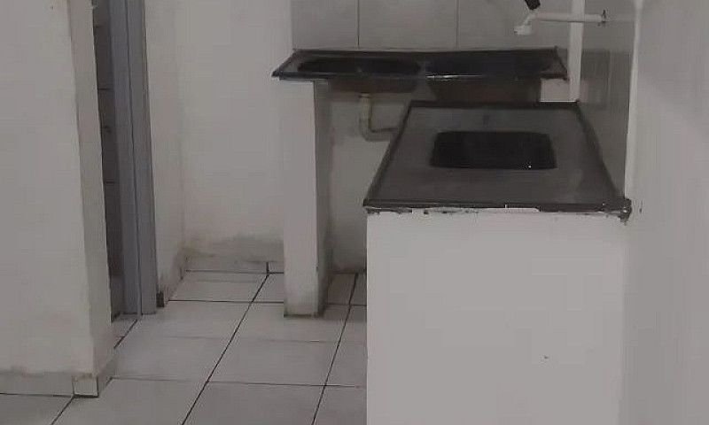 Aluga-Se Casa R$ 400...